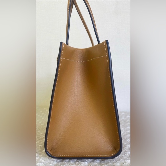 Coach Central Park Cashin Carry Tote 22 NWT w Dust Bag - Picture 4 of 9